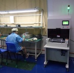 沖床分板機(jī)作業(yè)現(xiàn)場(chǎng)